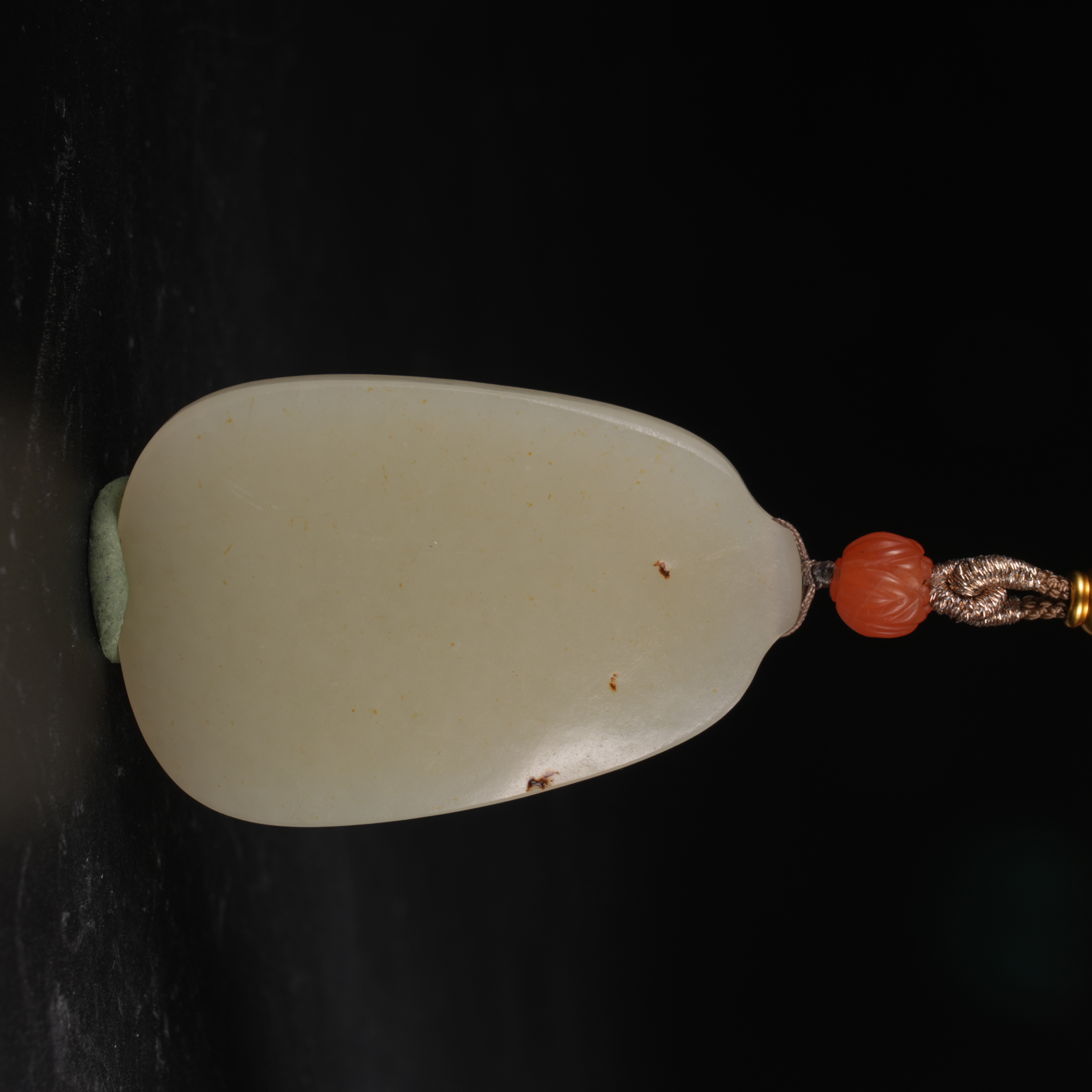 lot24精品新疆和田籽儿平安牌挂件/保利拍卖