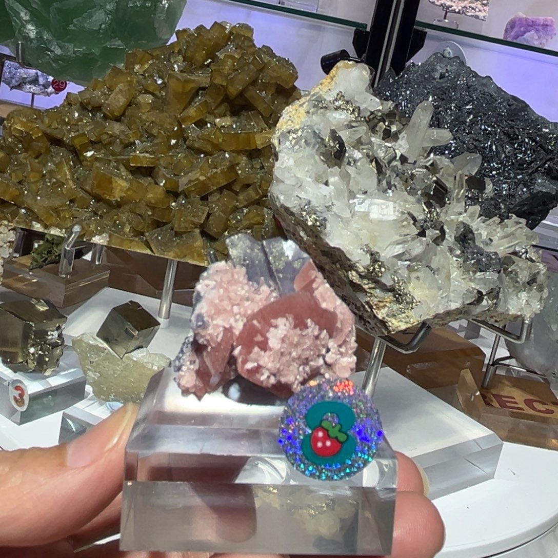 石材磷锰矿水晶摆件