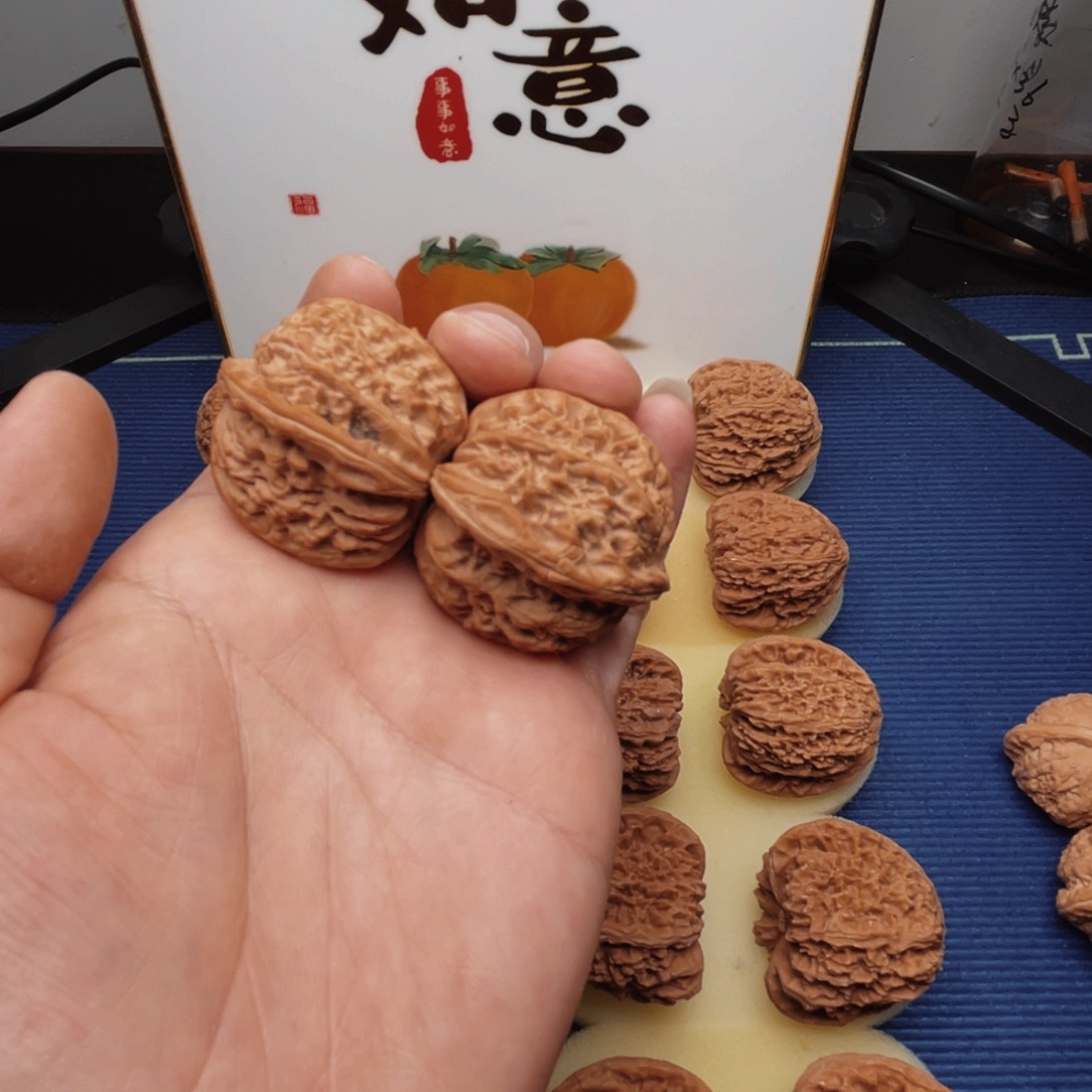 归***属吊坠文玩核桃白狮子