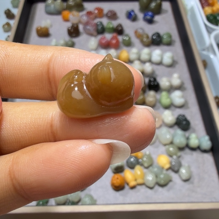 锦***。和田玉未镶嵌珠宝奇石