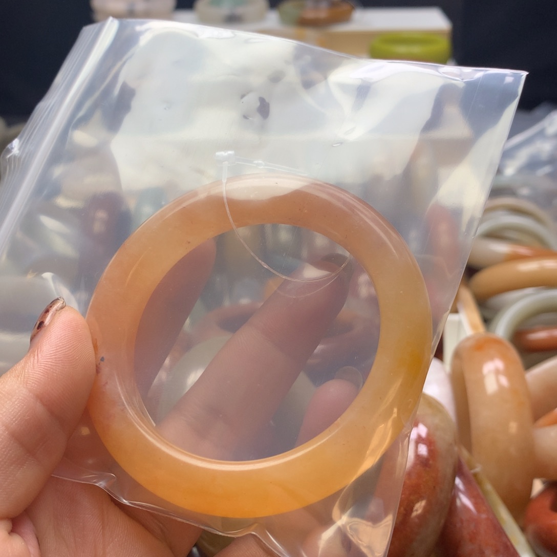 石英质玉手镯未镶嵌影*