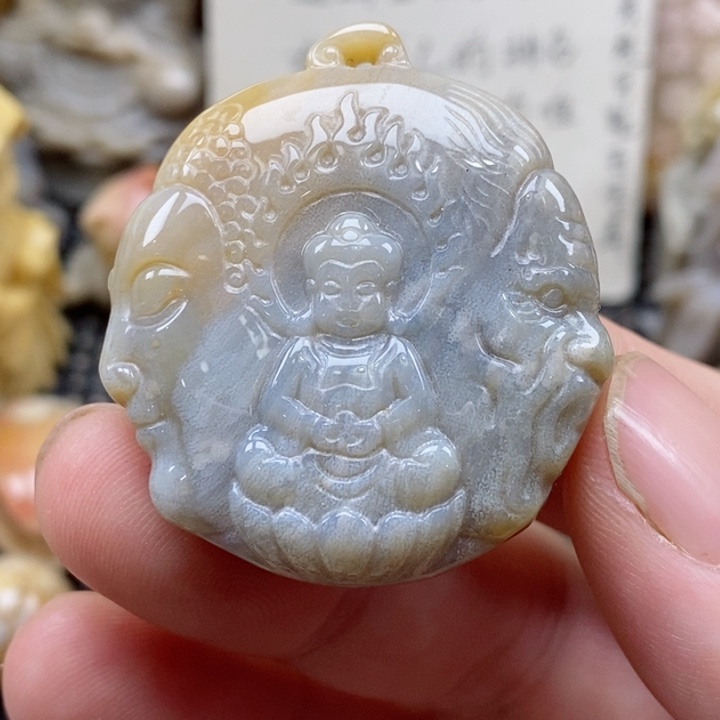 颈饰未镶嵌硅化珊瑚（珊瑚玉）