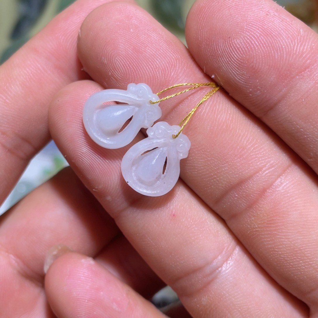 定制翡翠未镶嵌耳饰