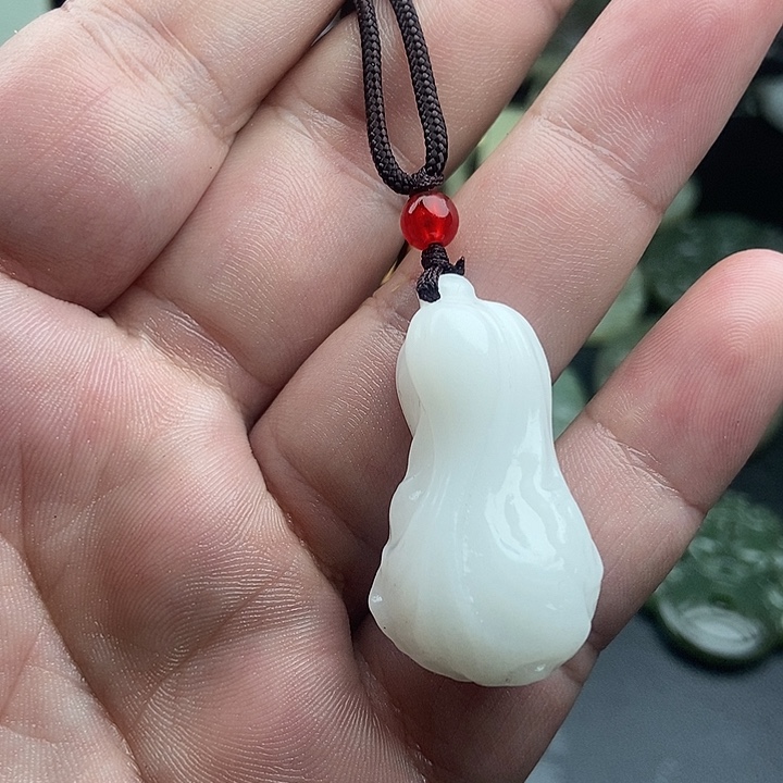 和田玉（糖玉）未镶嵌颈饰