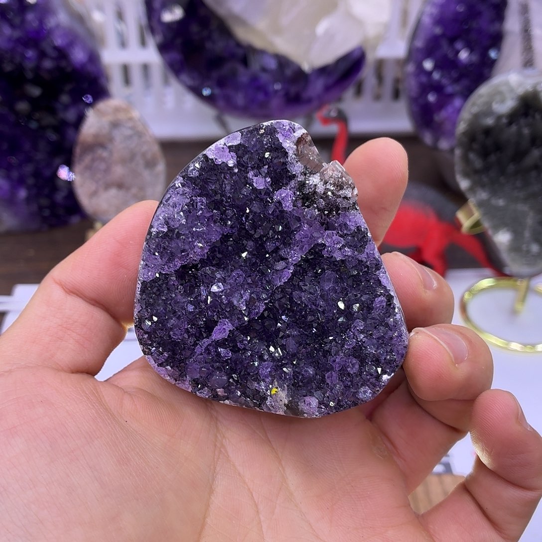 紫晶未镶嵌大型摆件（非配饰）