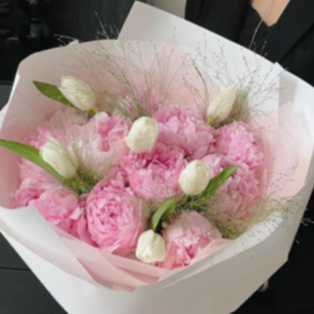 出水芙蓉 清新粉绿色芍药花束