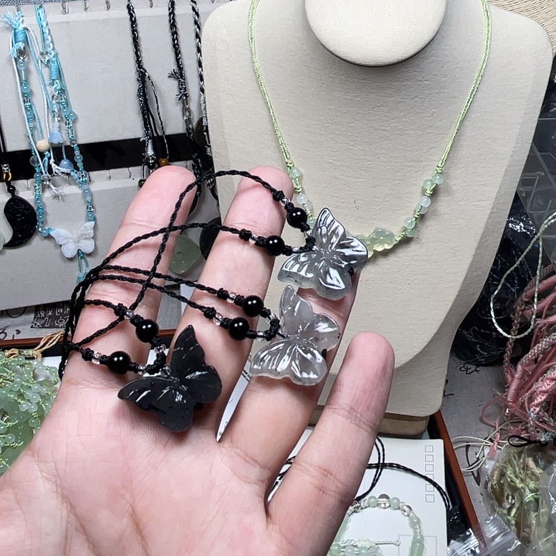 蛇纹石玉合金颈饰