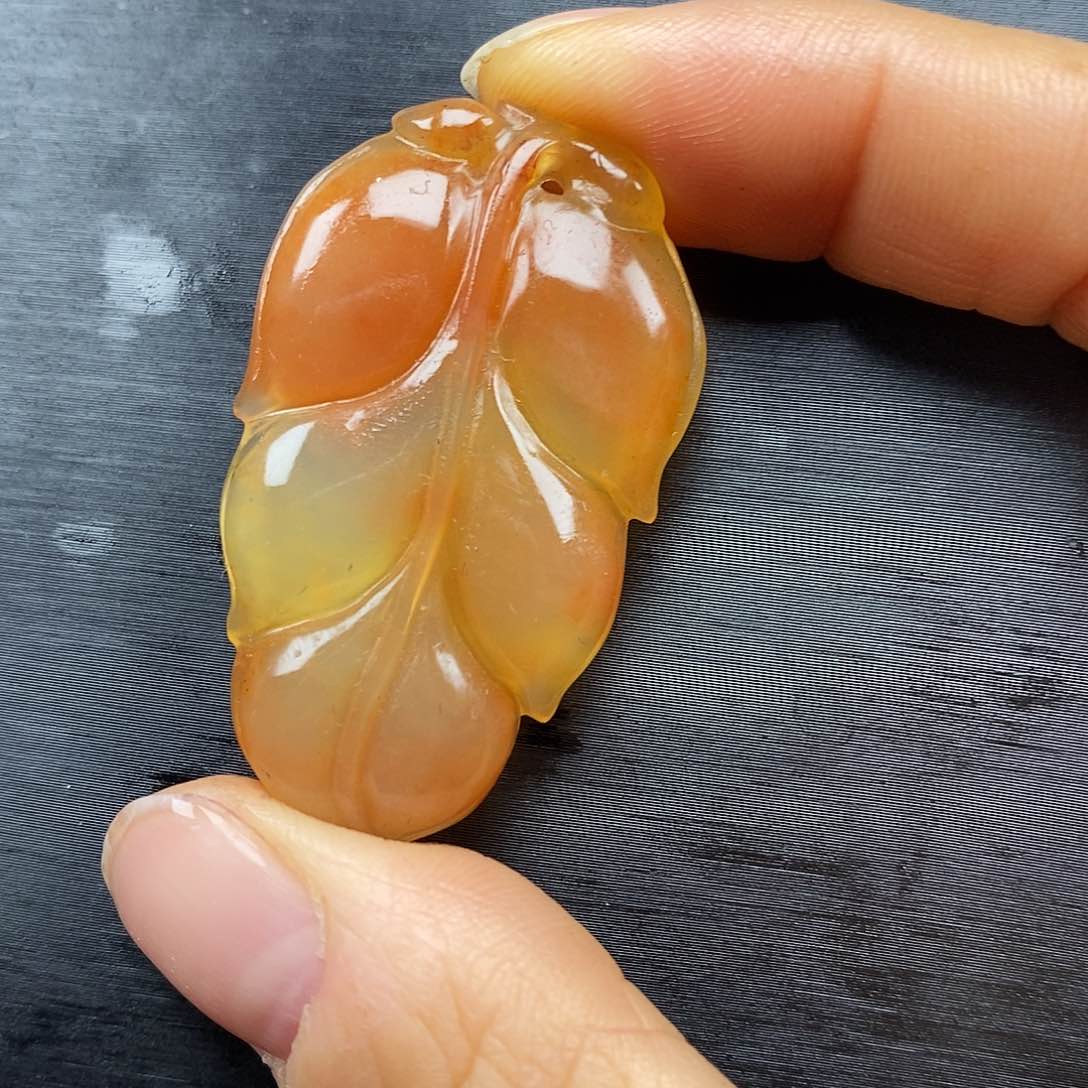 石英质玉（黄龙玉）颈饰未镶嵌