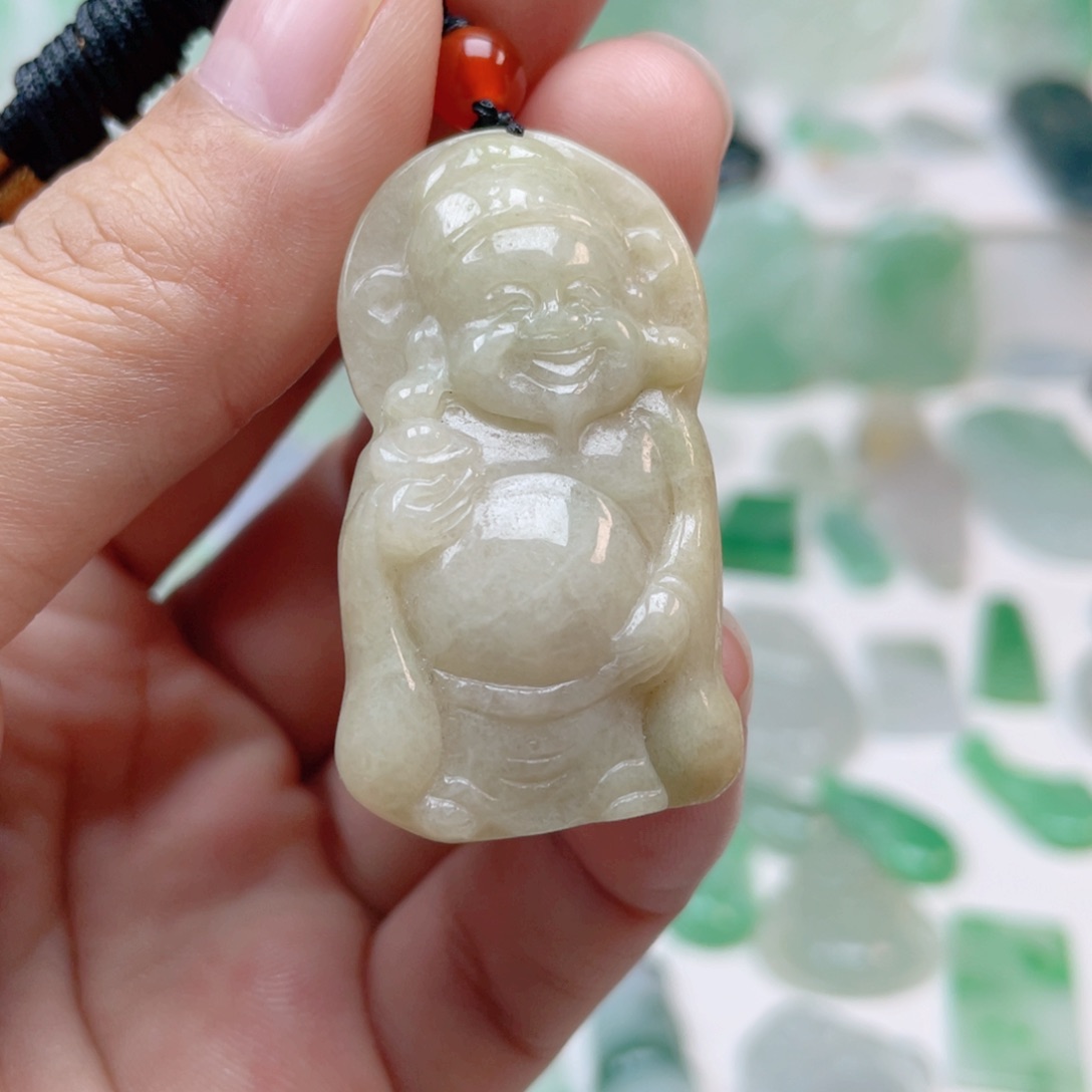 翡翠颈饰未镶嵌财神