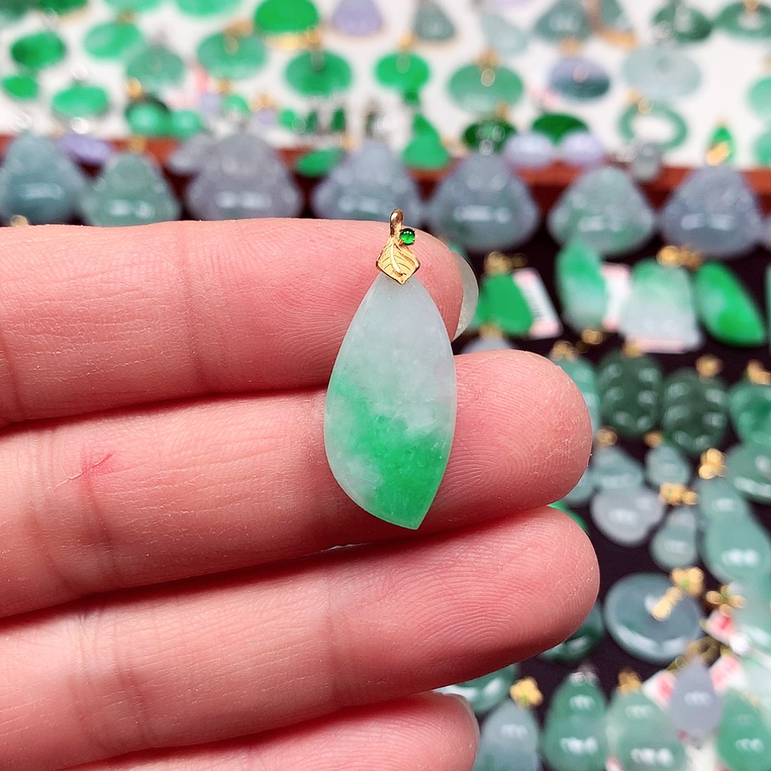 翡翠18K金镶嵌挂件