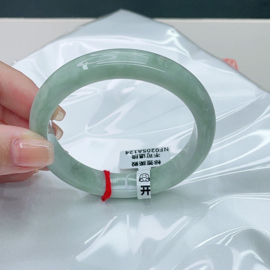 翡翠手镯未镶嵌正59