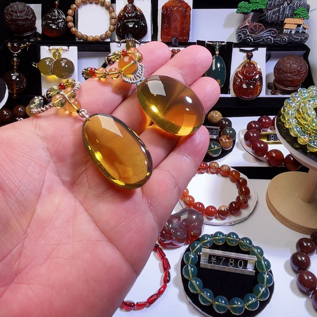 n***i未镶嵌颈饰琥珀琥珀