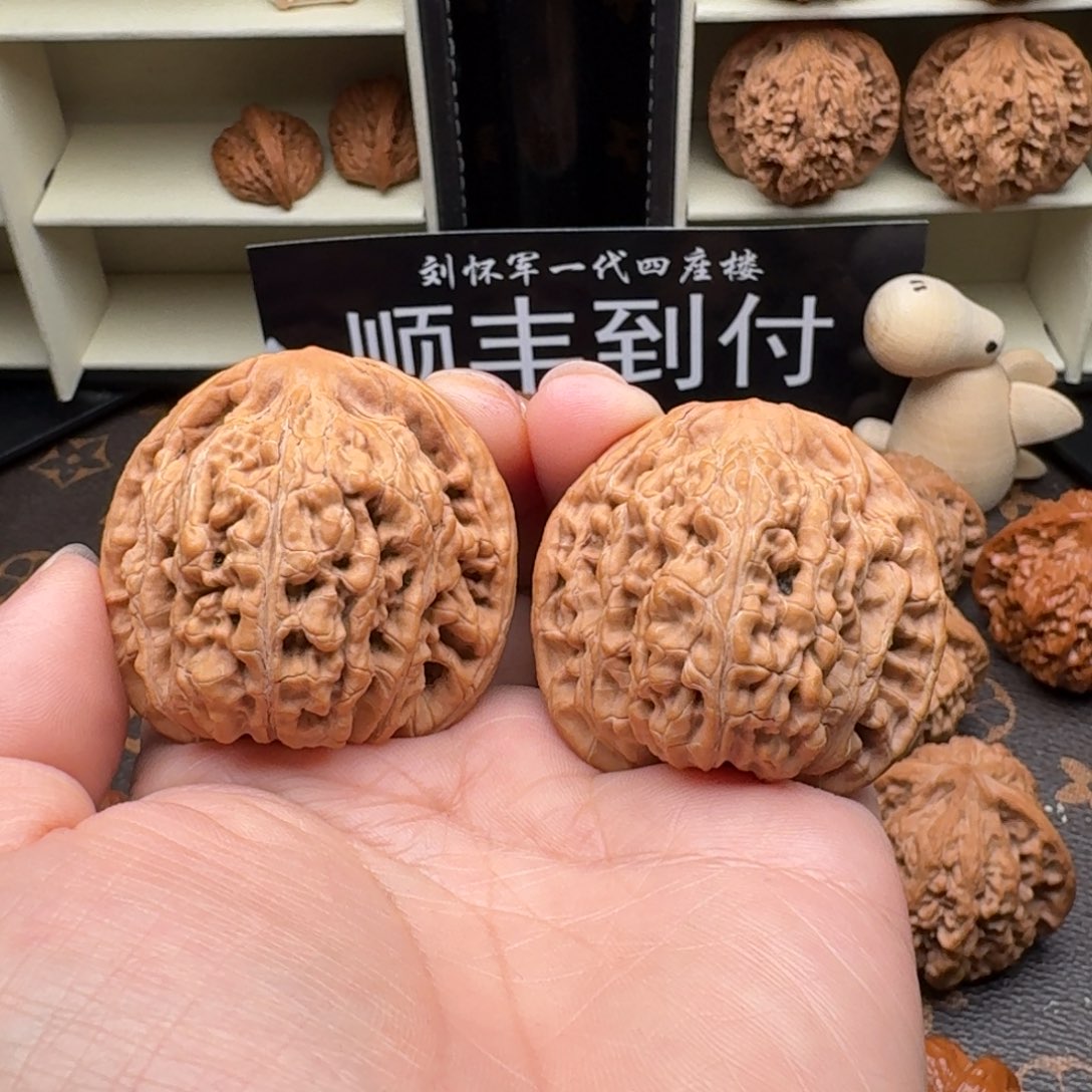 九****文玩核桃吊坠望月