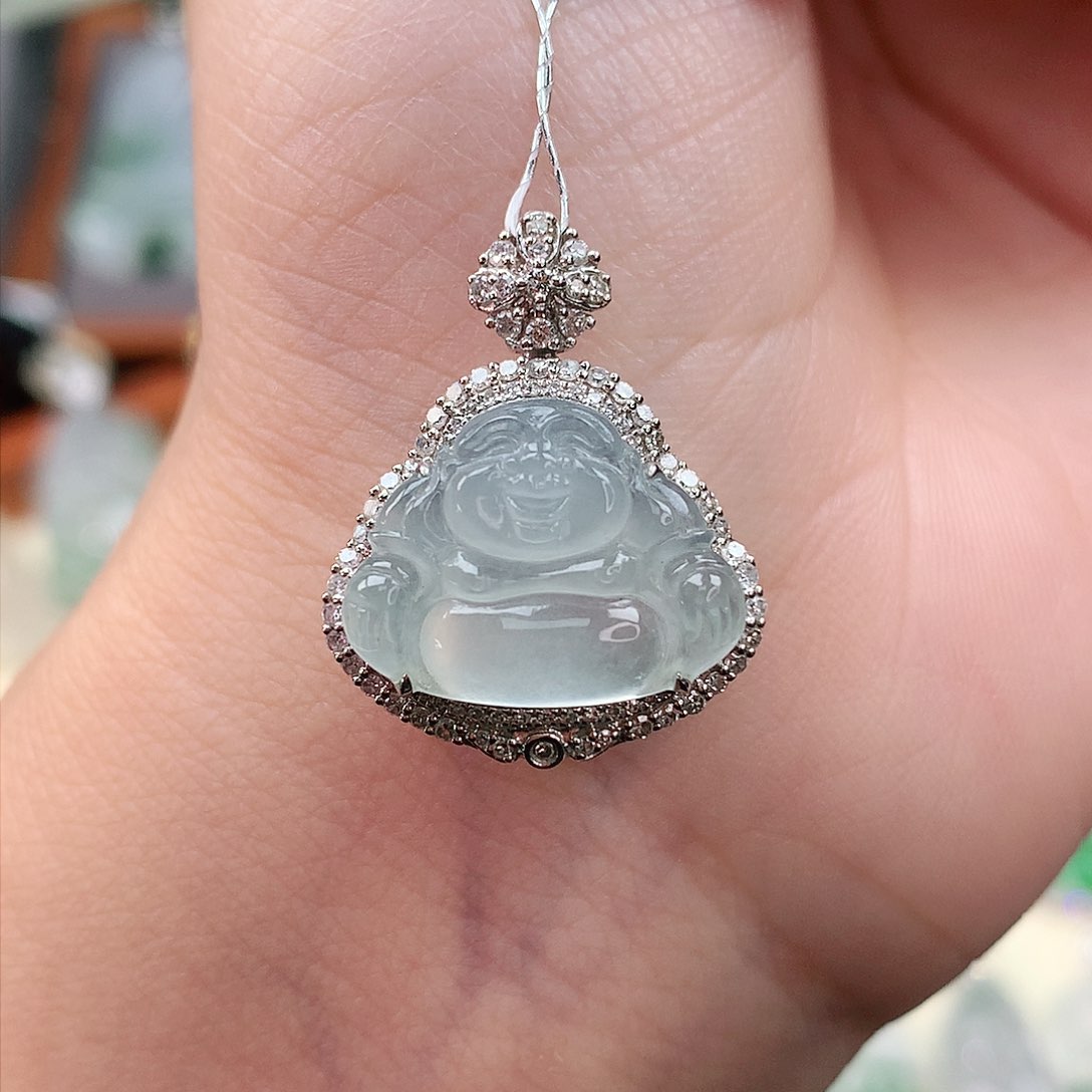 颈饰18K金镶嵌翡翠佛公