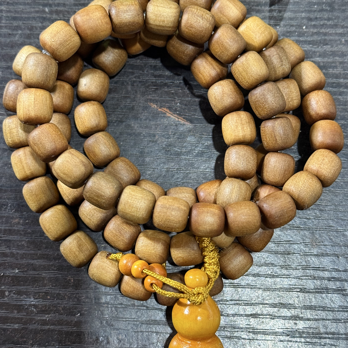 H235 老山檀香1.2cm手串