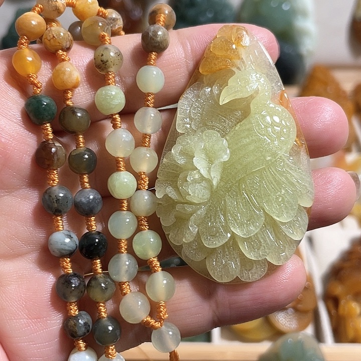 岫玉吊坠(赠链)未镶嵌回*