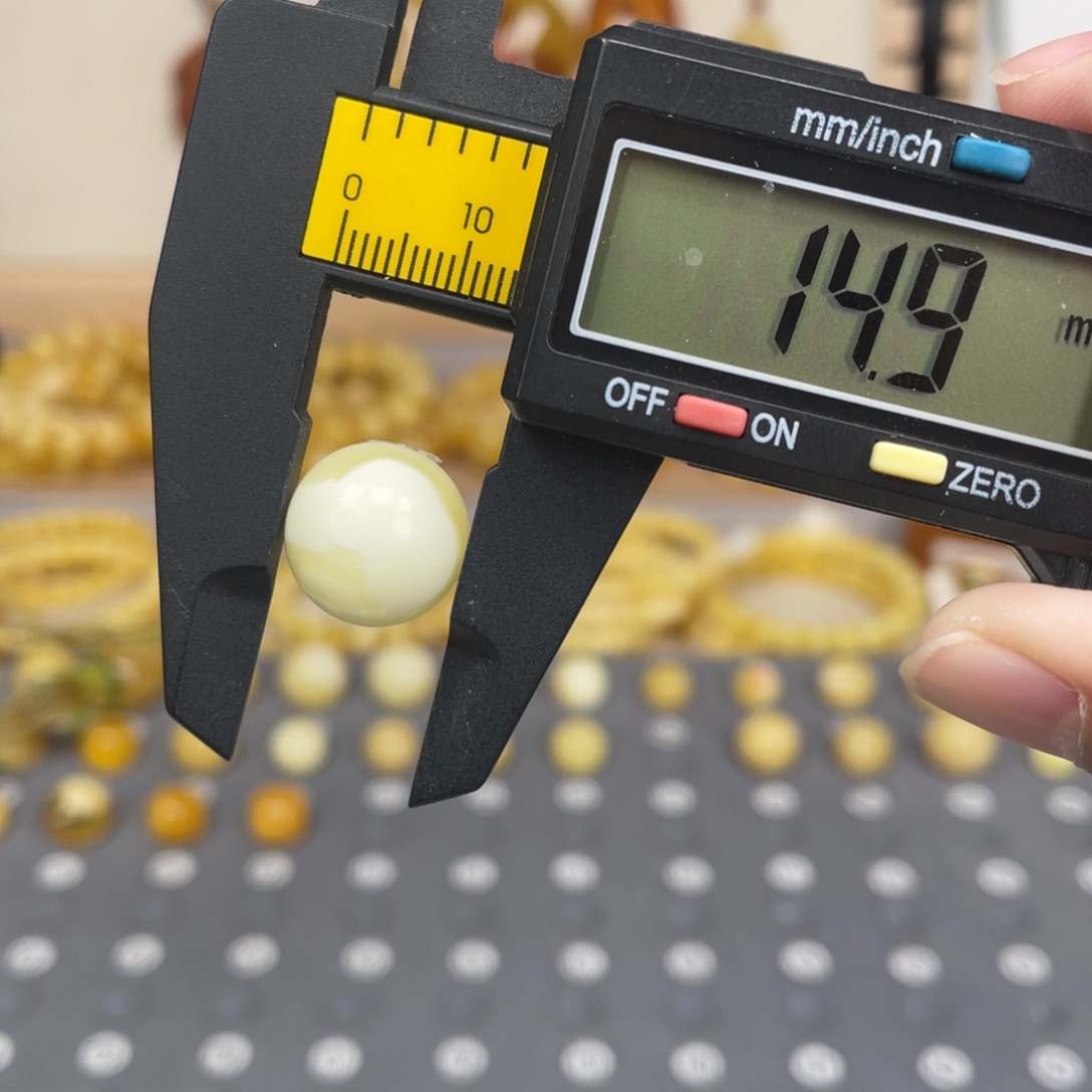 琥珀未镶嵌裸石113号