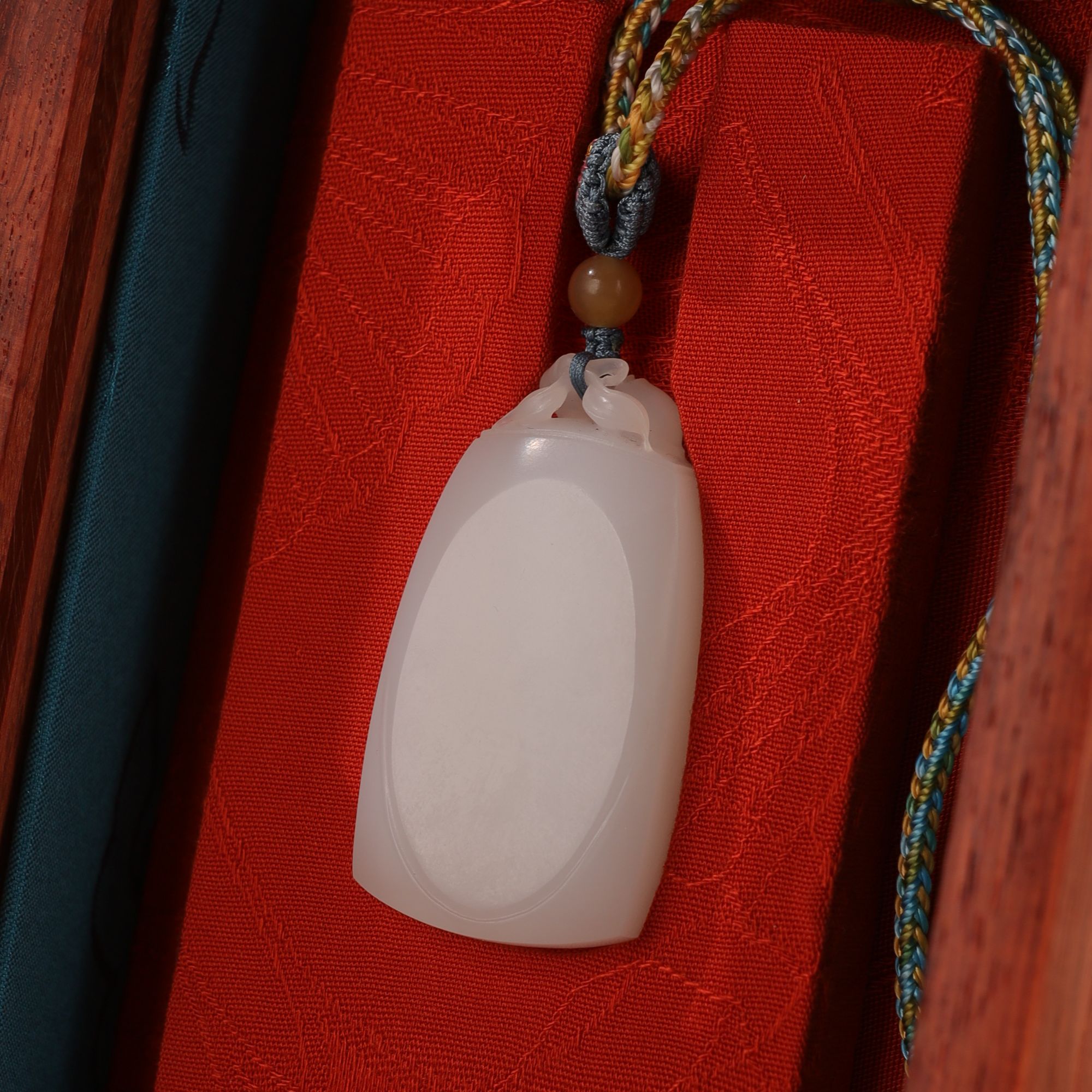 ZW562二十世纪和田玉无事牌挂坠