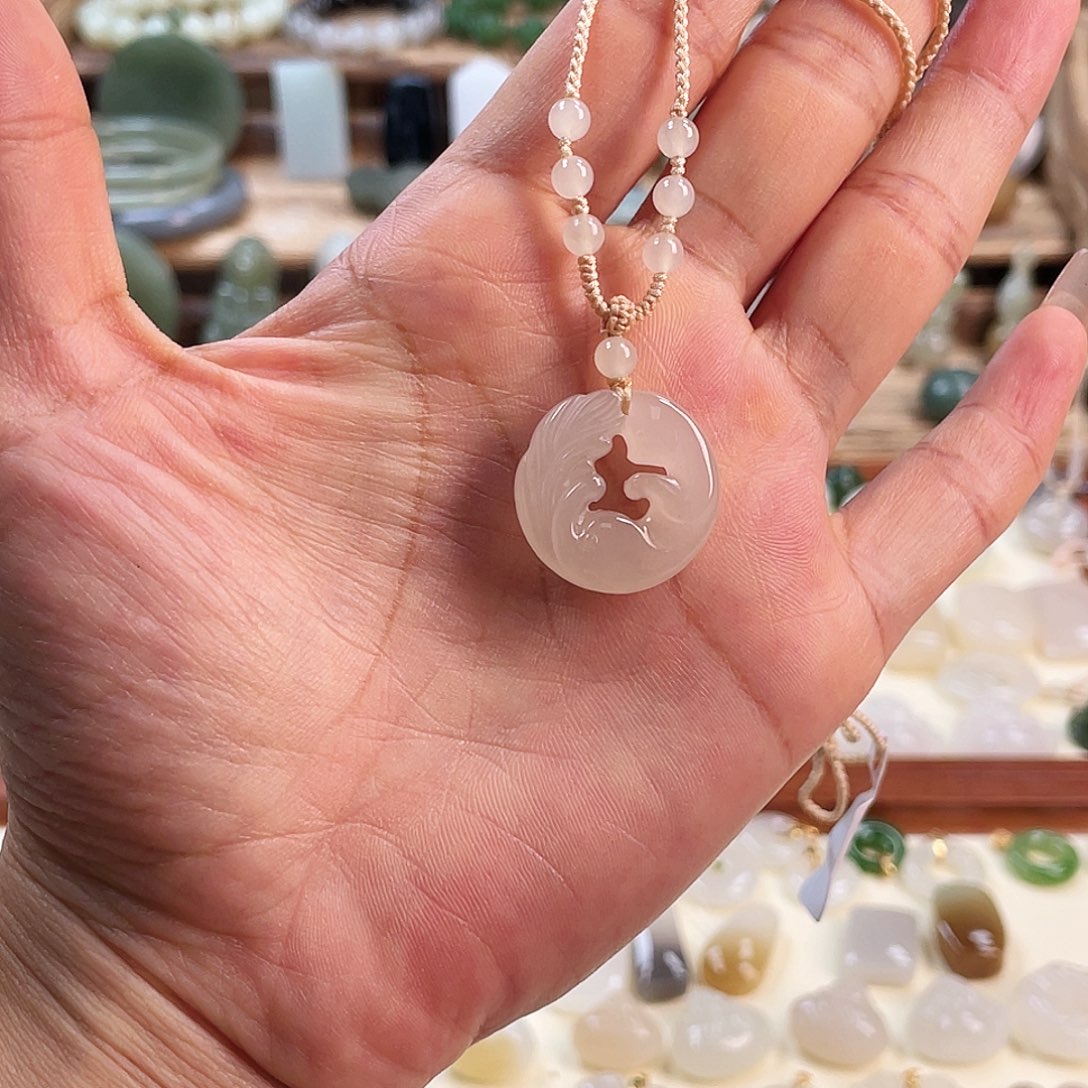 吊坠(赠链)未镶嵌和田玉