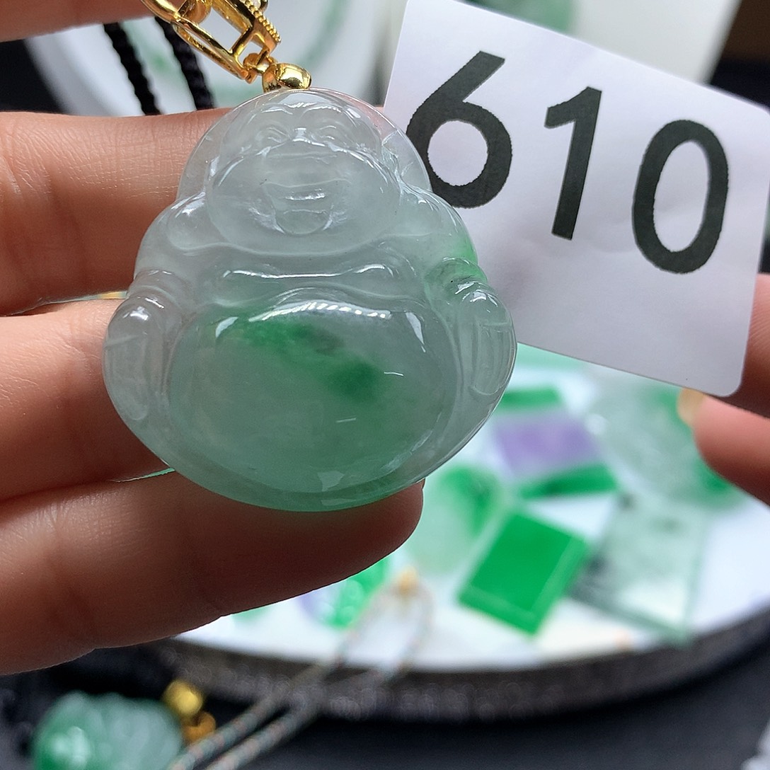 翡翠吊坠(赠链)未镶嵌