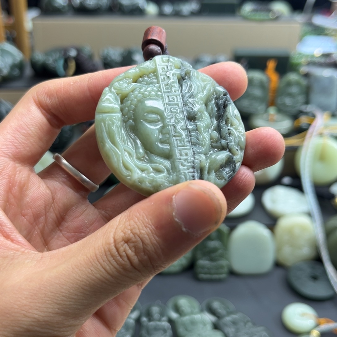 和田玉未镶嵌颈饰