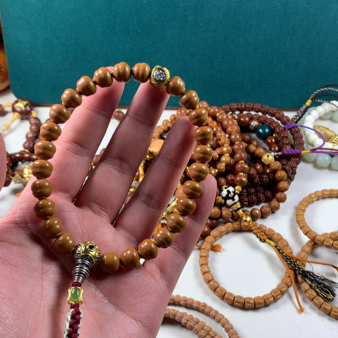 吊坠猴头核桃。。。。。。。。。。