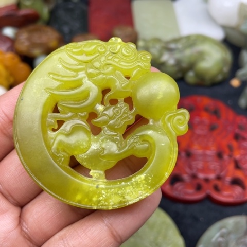 蛇纹石玉颈饰未镶嵌17