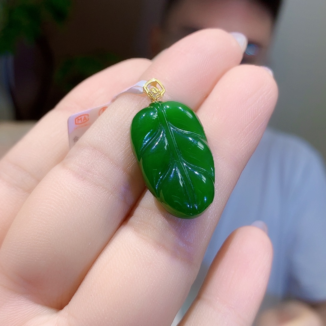 和田玉（碧玉）18K金镶嵌颈饰