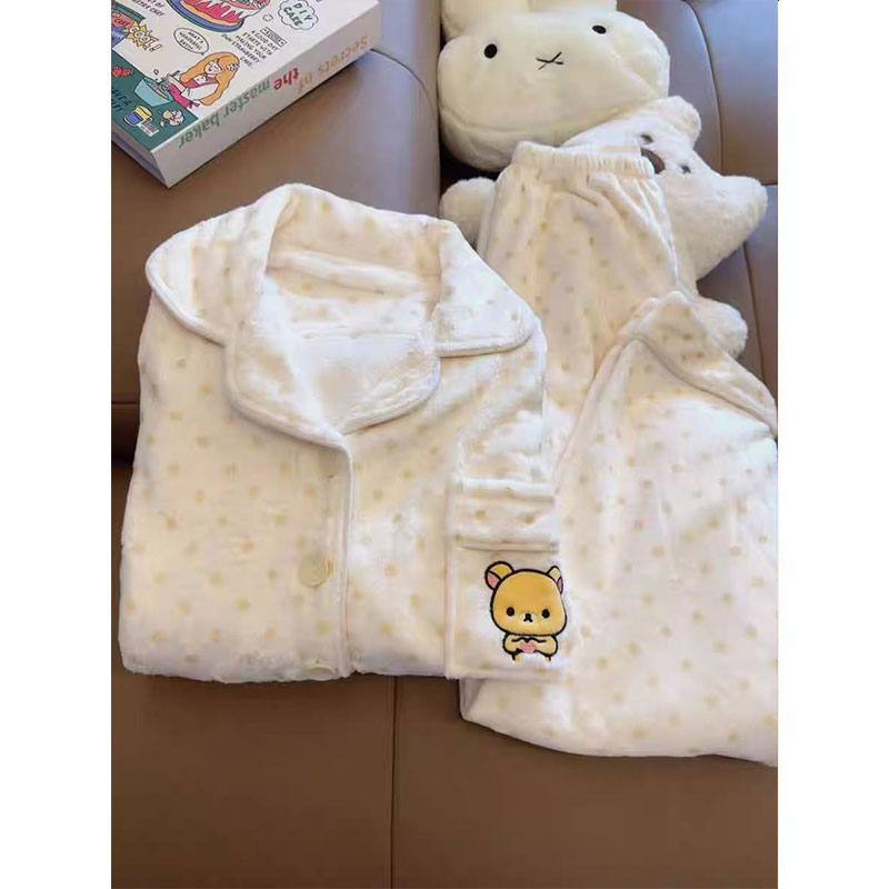 波点轻松熊睡衣女秋冬季长袖法兰绒加厚保暖卡通可爱少女家居服套
