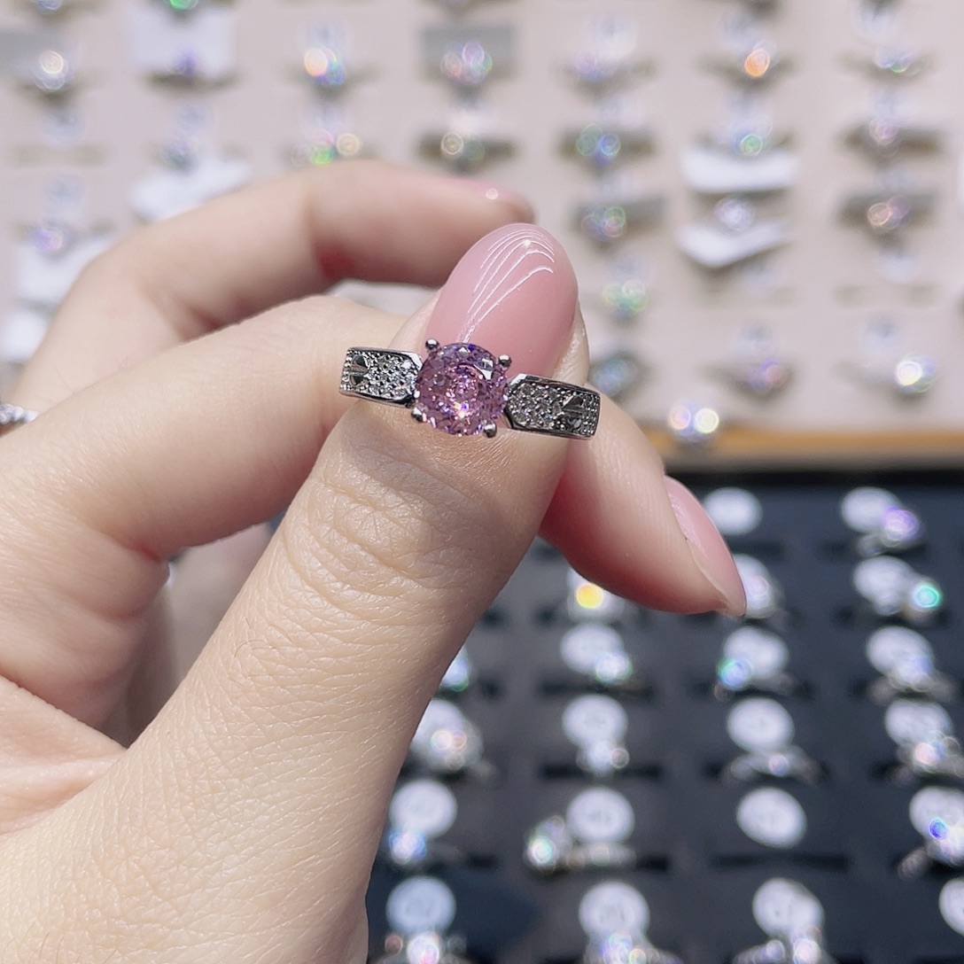 莫桑石非金属圈17。 星空指环一克拉高定