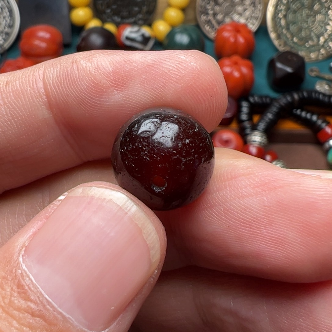 玻璃颈饰手工打造精致