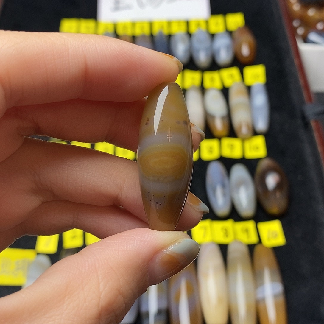 紫***来玛瑙/玉髓未镶嵌颈饰