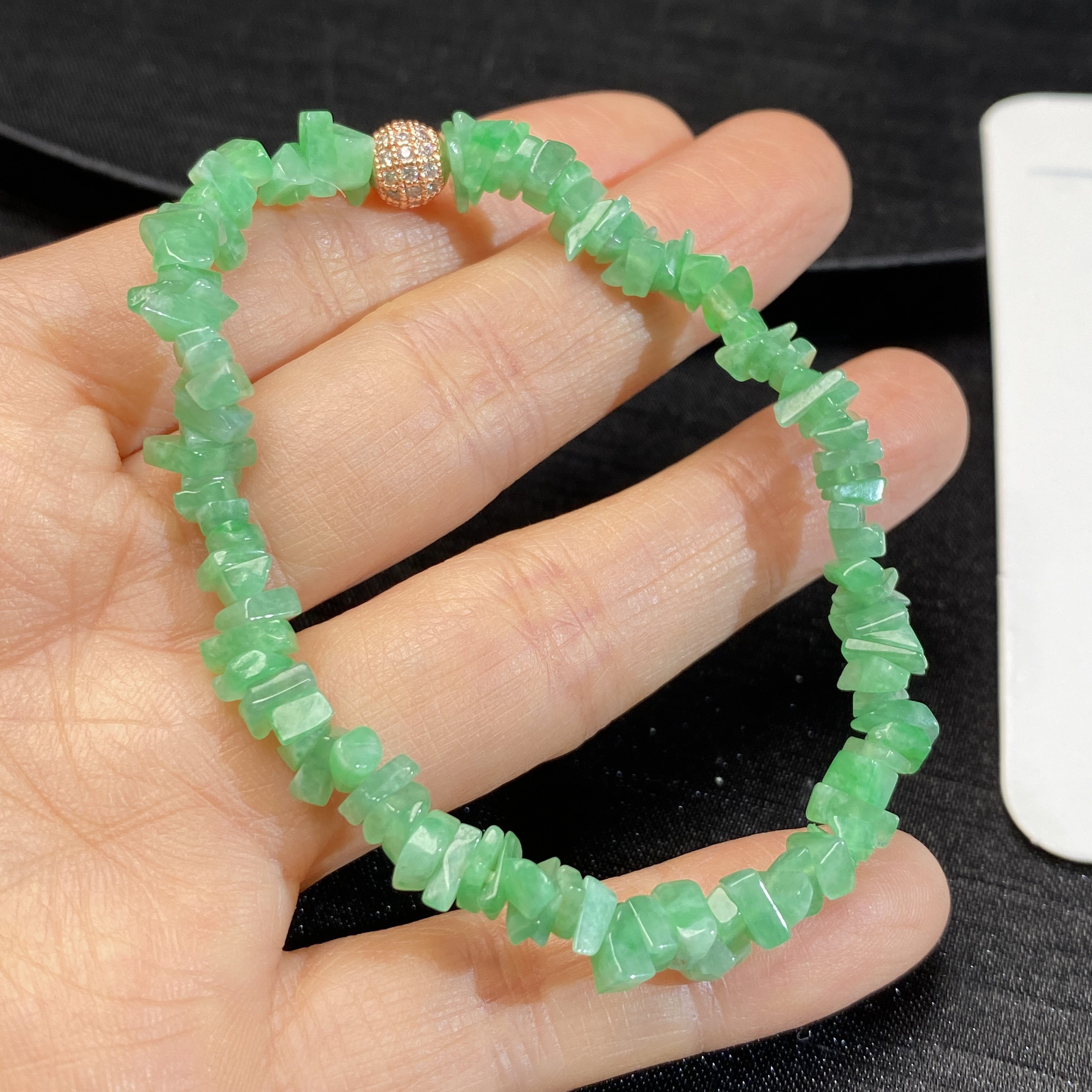 4~6mm随形糯冰阳绿岁岁平安翡翠手串 种老色好 冰透水润 上手大气