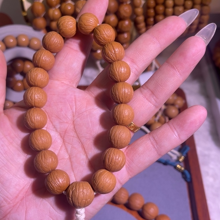 猴头核桃吊坠聚宝盆手持