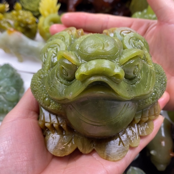 蛇纹石玉摆件未镶嵌柿*树