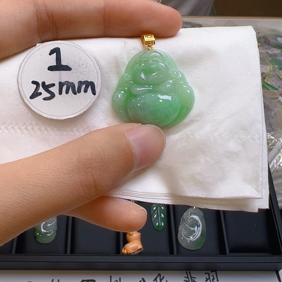 翡翠颈饰18K金镶嵌翡翠