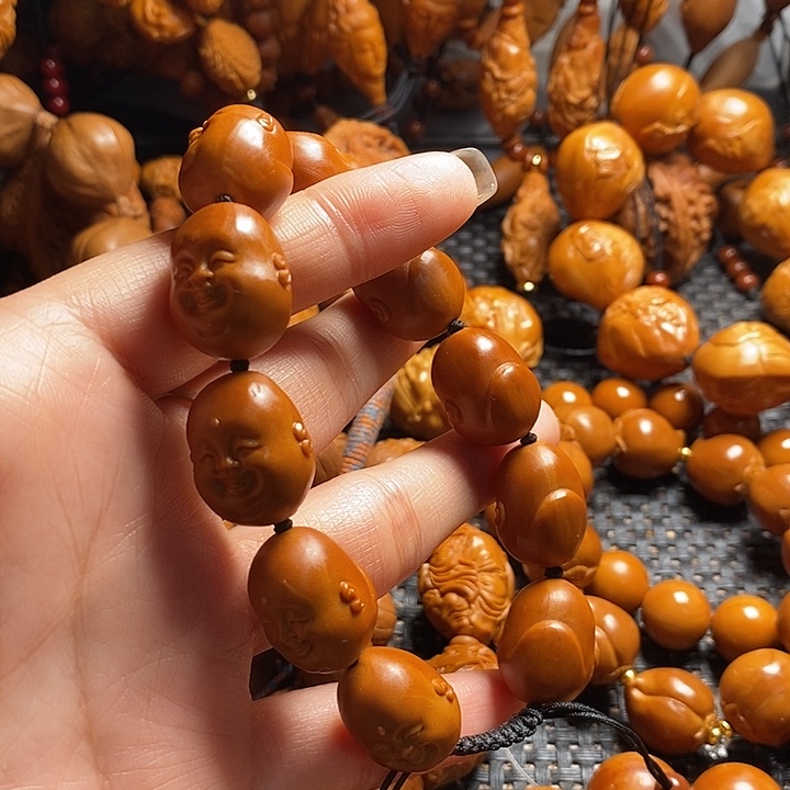 吊坠橄榄核十分开心