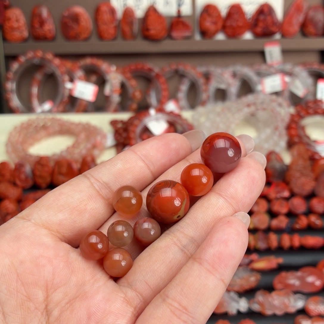 咸****南红玛瑙未镶嵌颈饰8颗单珠