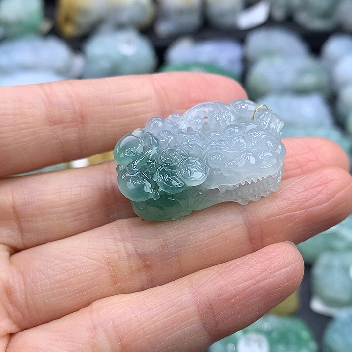 翡翠未镶嵌颈饰天然缅甸A货翡翠貔貅吊坠