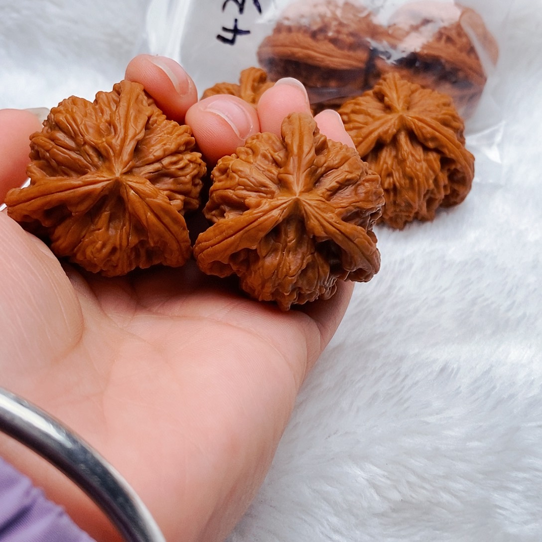 茫***海文玩核桃吊坠三棱