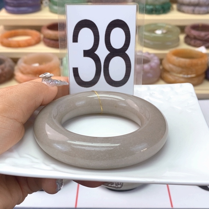 石英岩玉未镶嵌手镯