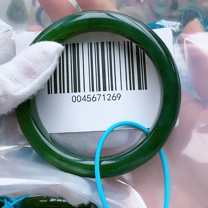 和田玉（碧玉）手镯未镶嵌6061包容