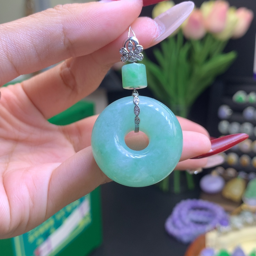 翡翠颈饰18K金镶嵌天然