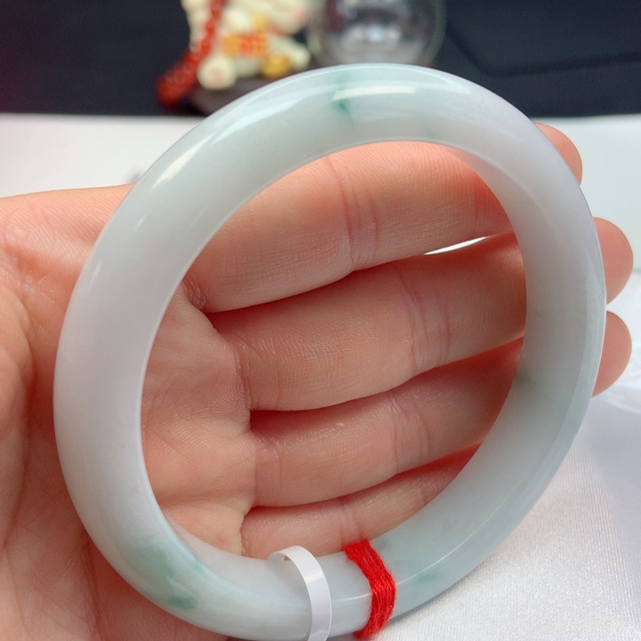 翡翠手镯未镶嵌62圈