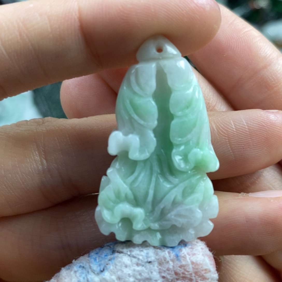 翡翠颈饰未镶嵌吊坠