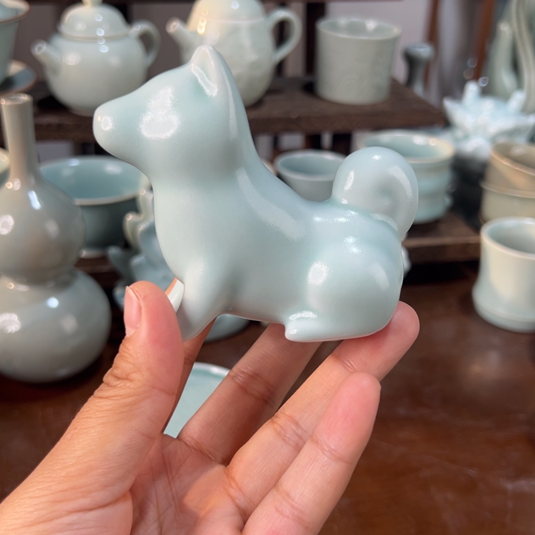 精品玉青小狗。    