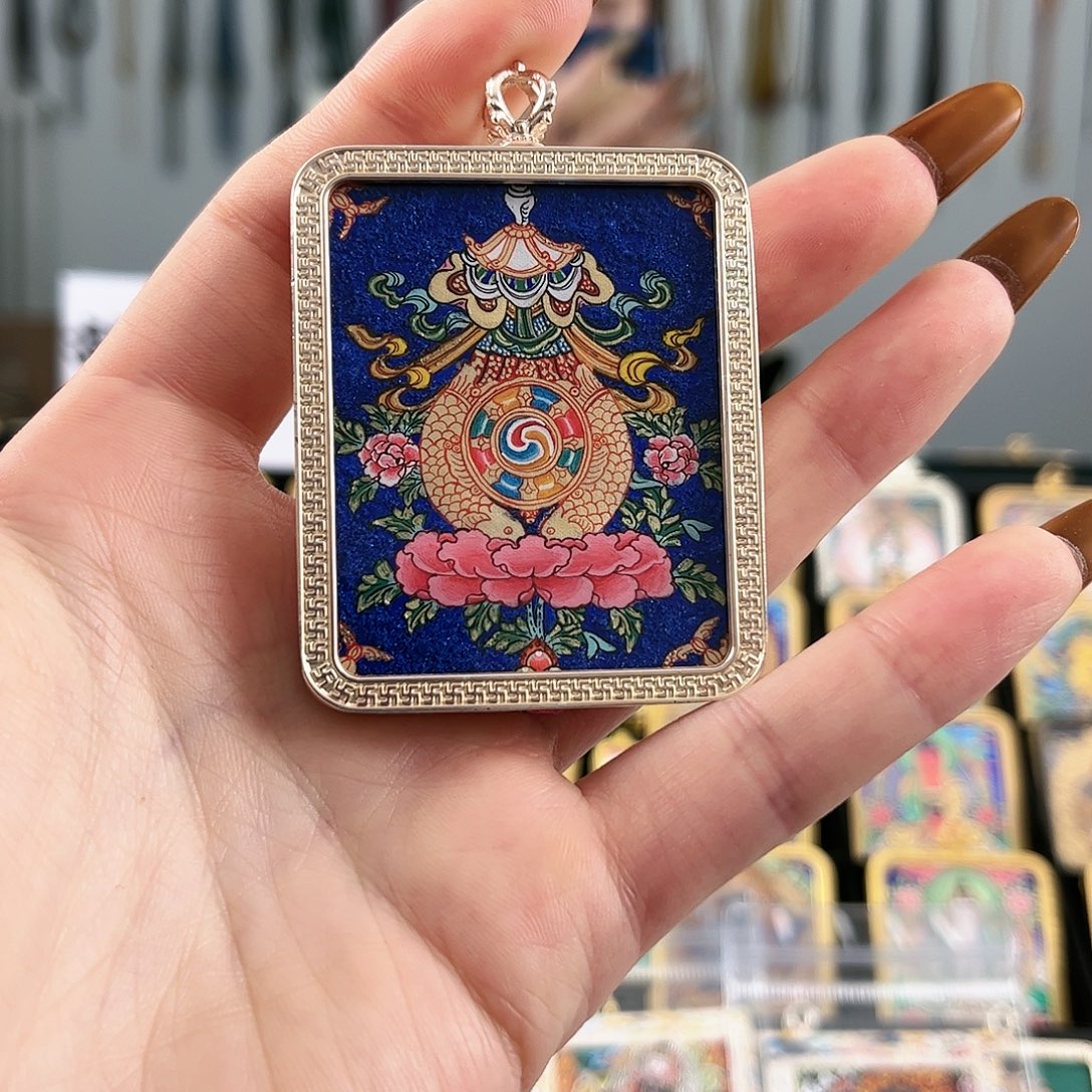 吊坠八宝罗盘 纯手绘唐卡