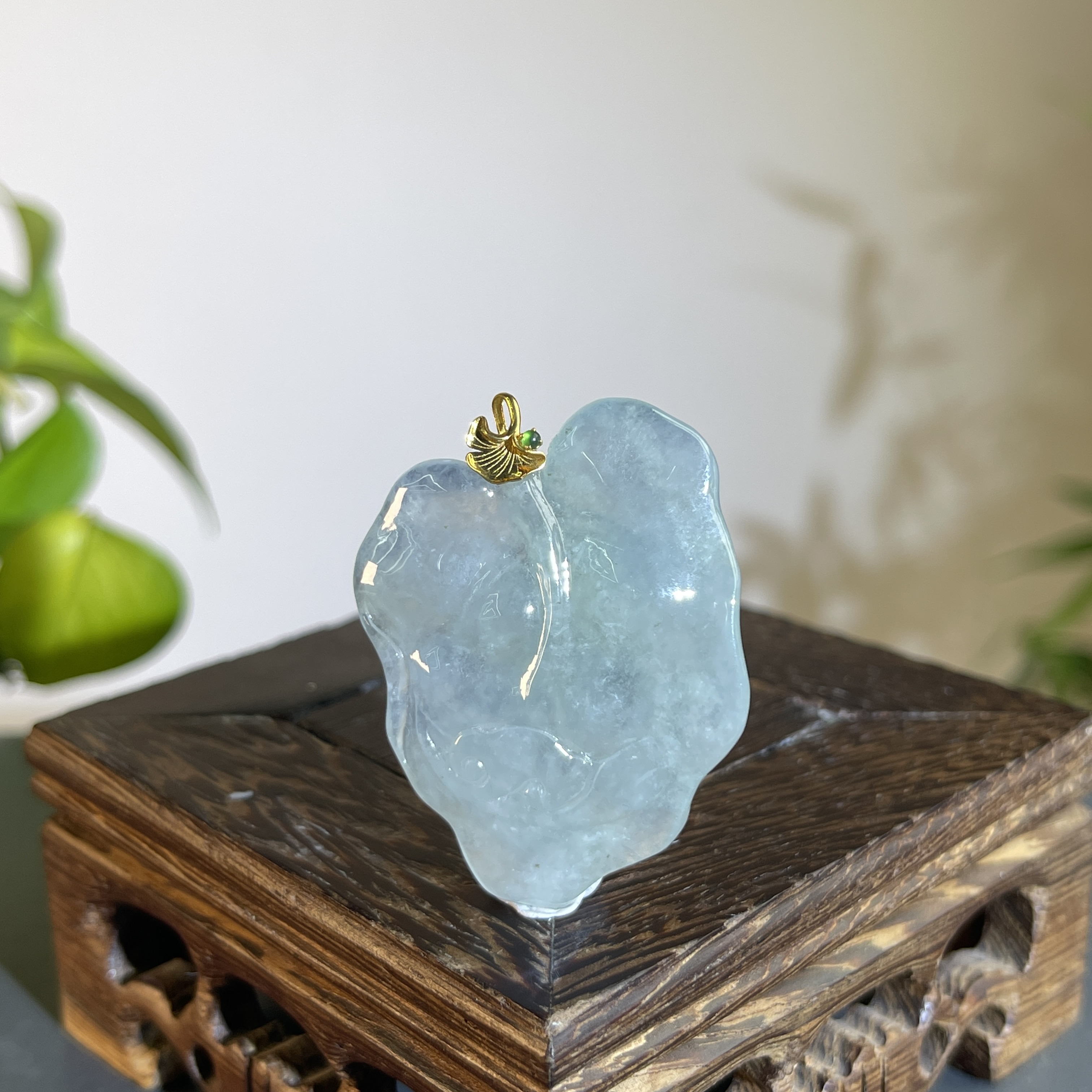 JCW25-99 天然翡翠缅甸A货 18K扣头金枝玉叶