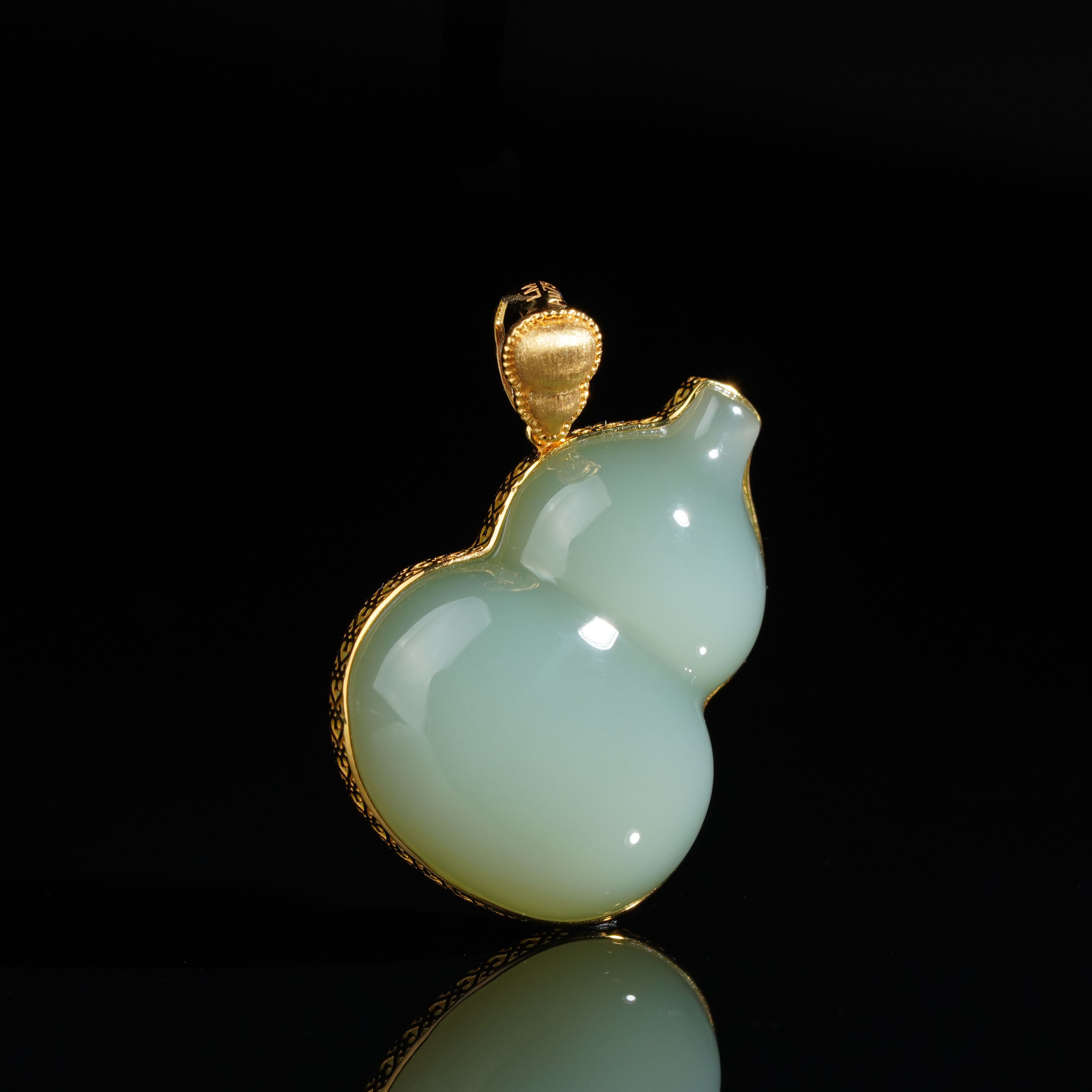 【鹿鸣】18k金和田玉侧挂粉青葫芦吊坠25*18.5*8mm（K黄蛋面）不含链 