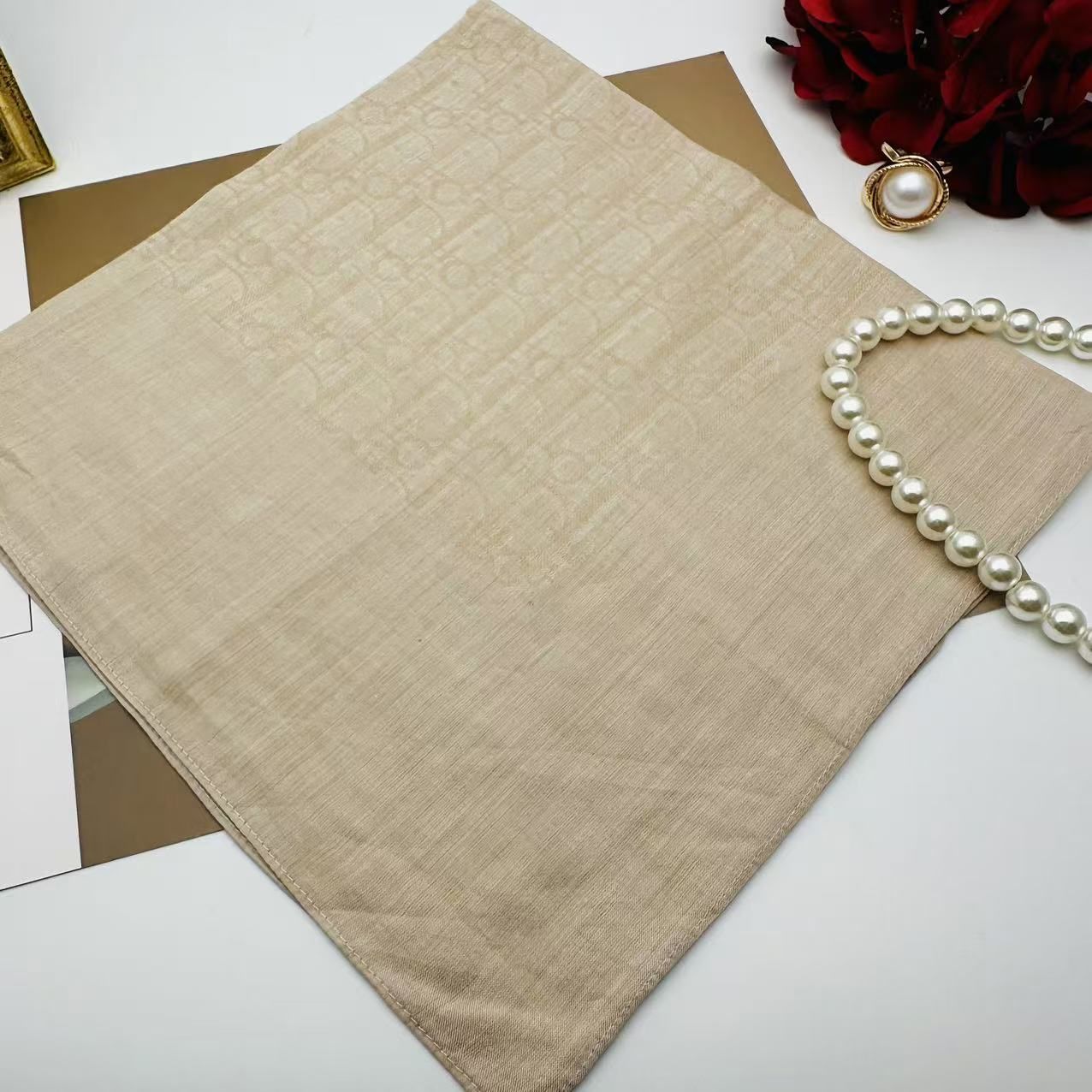 99新 DIOR/迪奥 海囤 迪奥 丝巾/yy03624